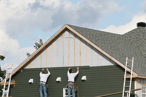 Professional Siding technician working in Red Bank, SC